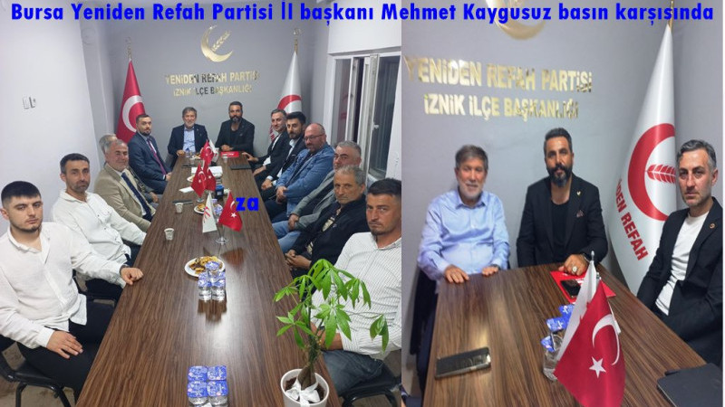Bursa Yeniden Refah Partisi İl başkanı Mehmet Kaygusuz basın karşısında