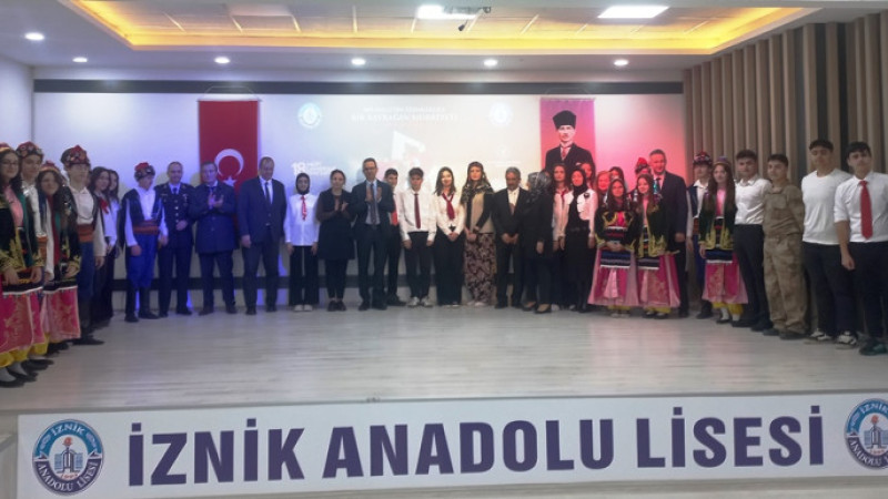 İznik Anadolu Lisesi’nden başarılı bir anma günü
