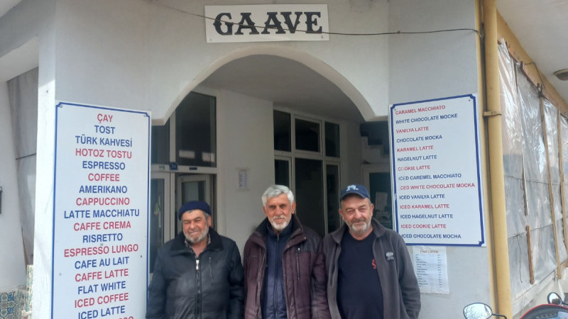 “ÇAMDİBİ KÖYÜNDE ‘GAAVE’ TABELASI GÜLÜMSETTİ”