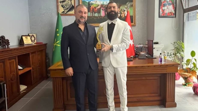 AKİF MANAF’A “DEMOKRASİ VE BARIŞ ÖDÜLÜ” VERİLDİ