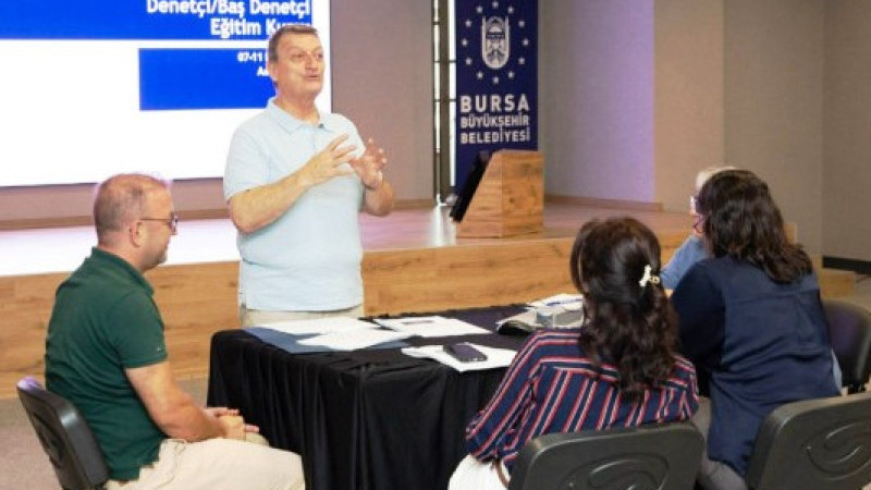 Bursa Büyükşehir'de 11 günlük eğitimi tamamlayan personel başdenetçi oldu
