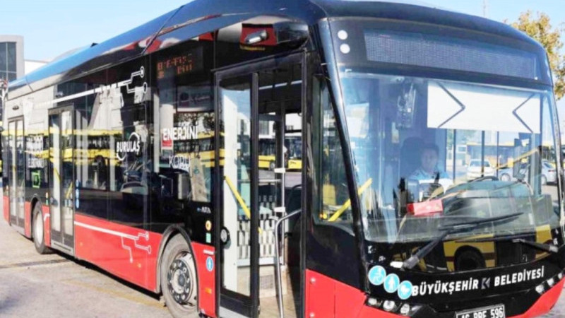 Bursa'da 4 elektrikli otobüs hizmete başladı, 2027 ilk yarısında sayı 50 olacak